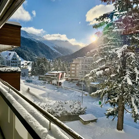 1-room - Newly Renovated And * 达沃斯